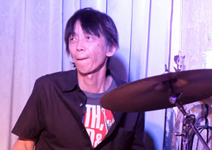 M.O.M.TheDrumLive